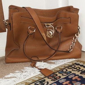 LARGE MICHAEL KORS HAMILTON SATCHEL